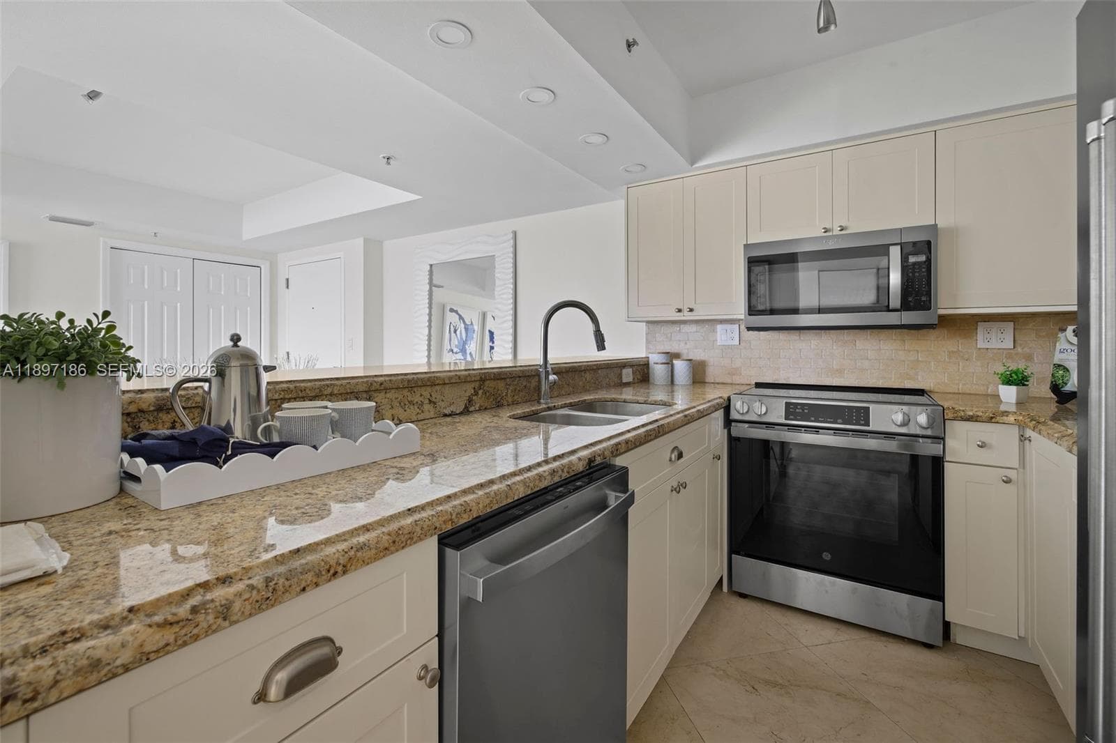 650 West Ave # 1407, Miami Beach FL 33139 — 8