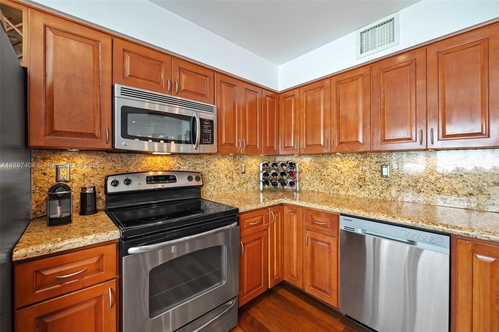 261 Navarre Ave # 3, Coral Gables FL 33134 — 11