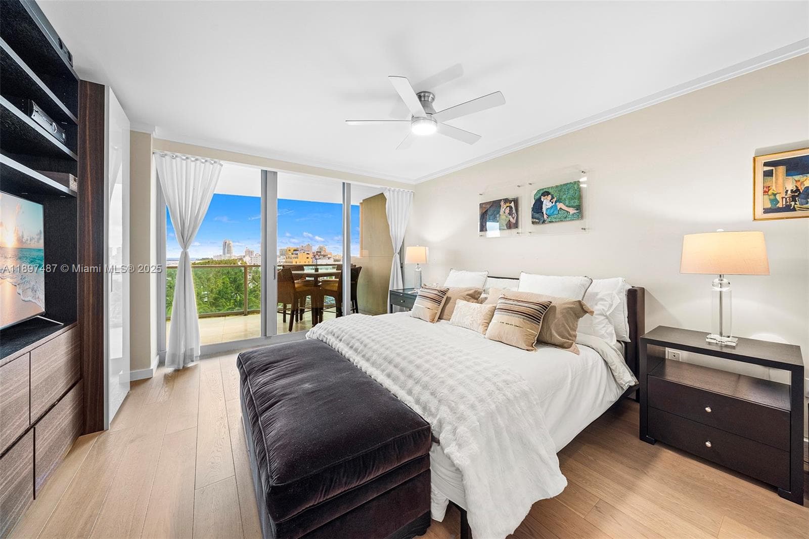 1455 Ocean Dr # 1003, Miami Beach FL 33139 — 17