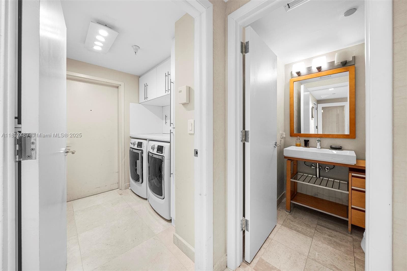 1455 Ocean Dr # 1003, Miami Beach FL 33139 — 32