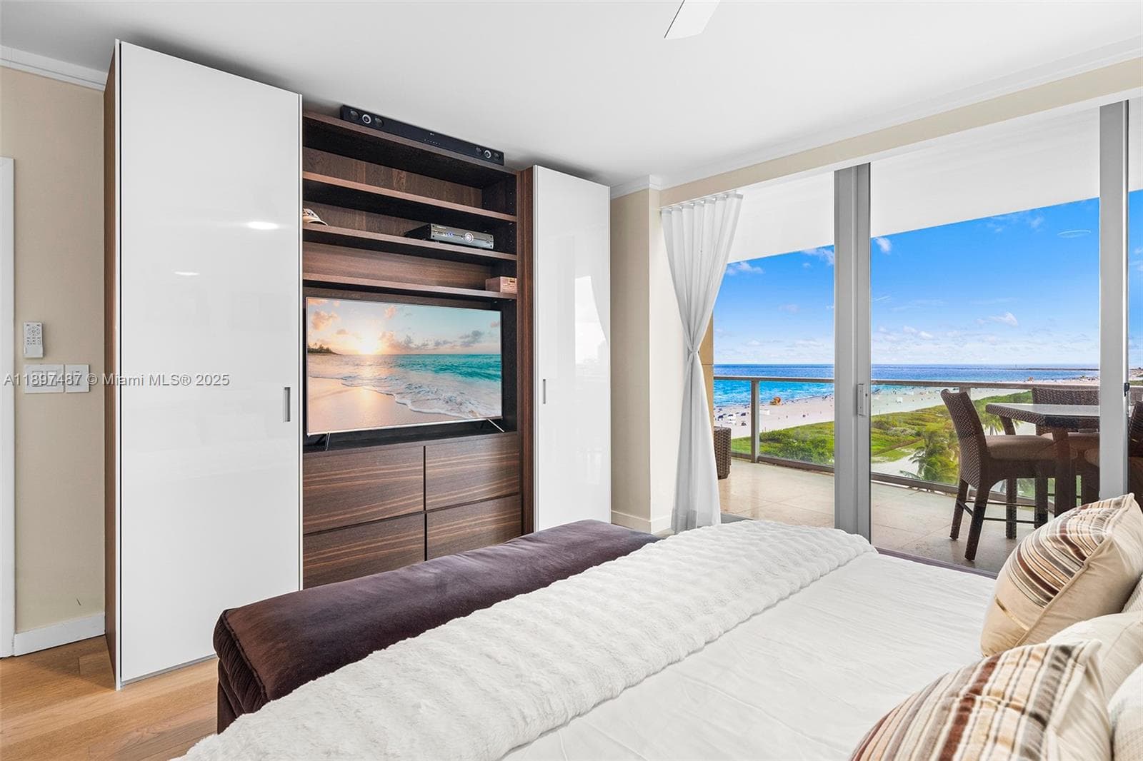 1455 Ocean Dr # 1003, Miami Beach FL 33139 — 19