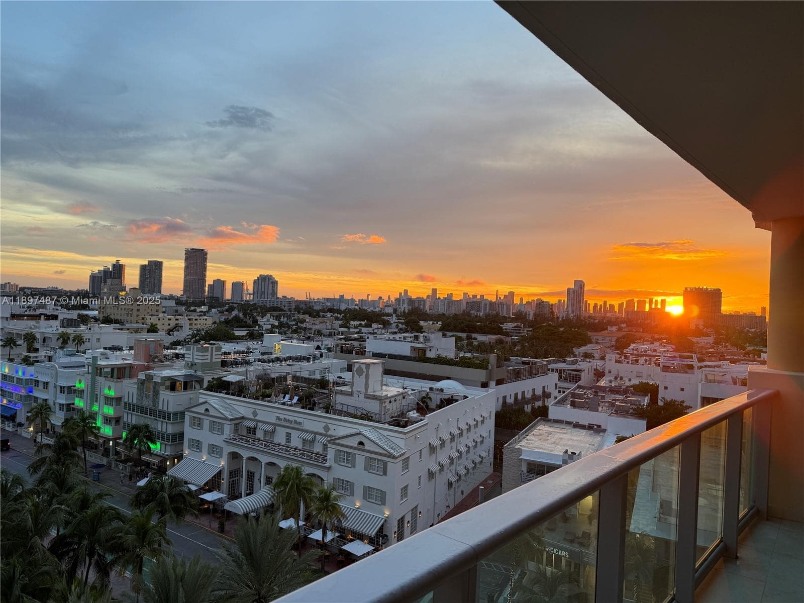1455 Ocean Dr # 1003, Miami Beach FL 33139 — 35