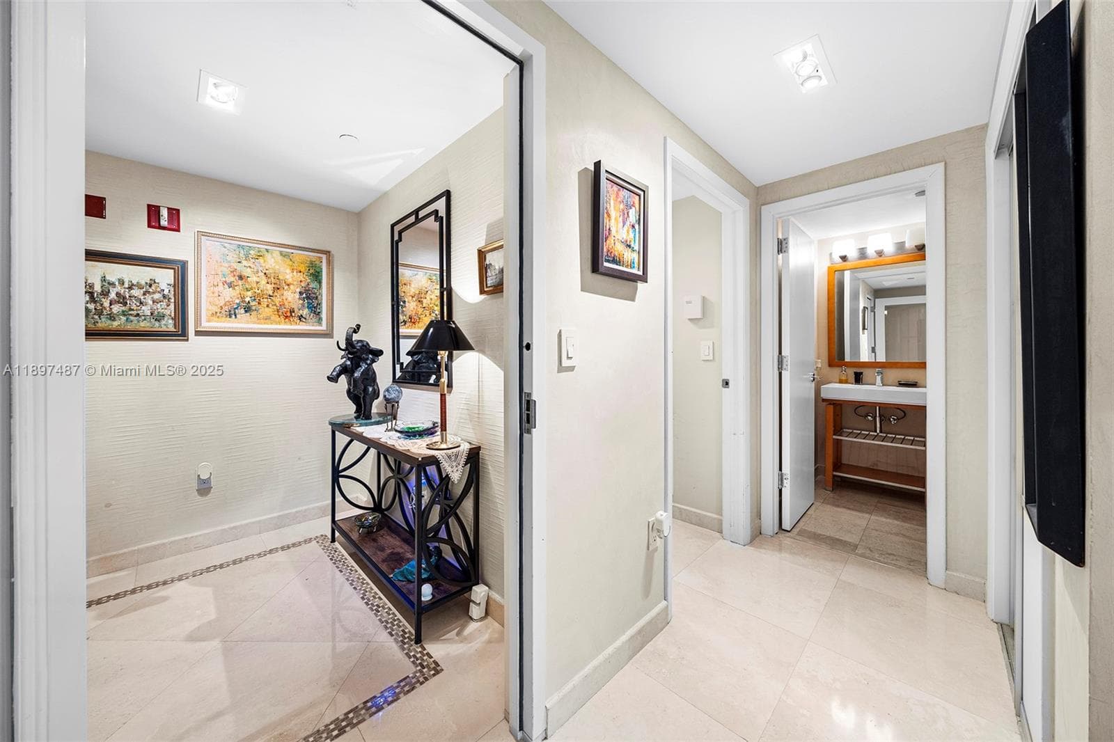 1455 Ocean Dr # 1003, Miami Beach FL 33139 — 31