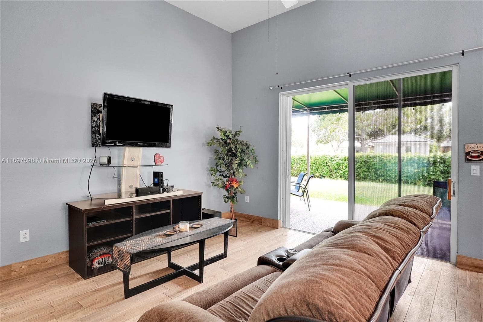 1861 SE 19th Ave, Homestead FL 33035 — 19