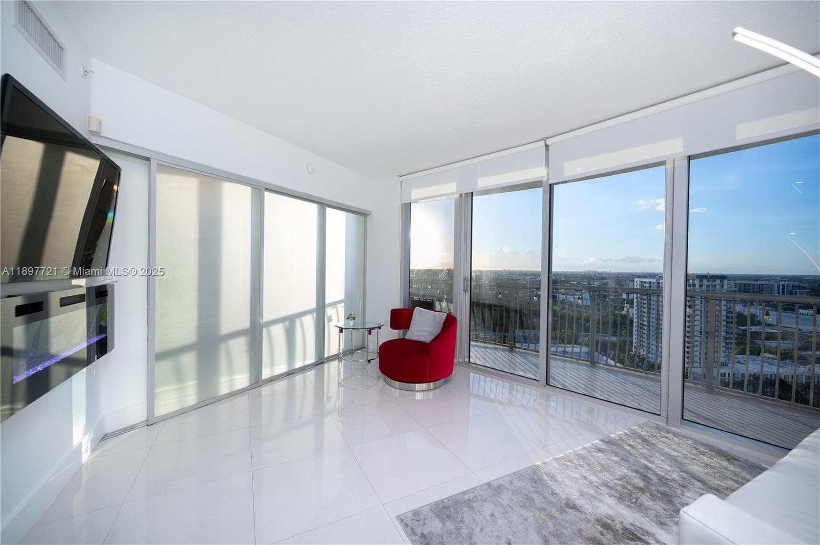 1750 N Bayshore Dr # 2615, Miami FL 33132 — 11