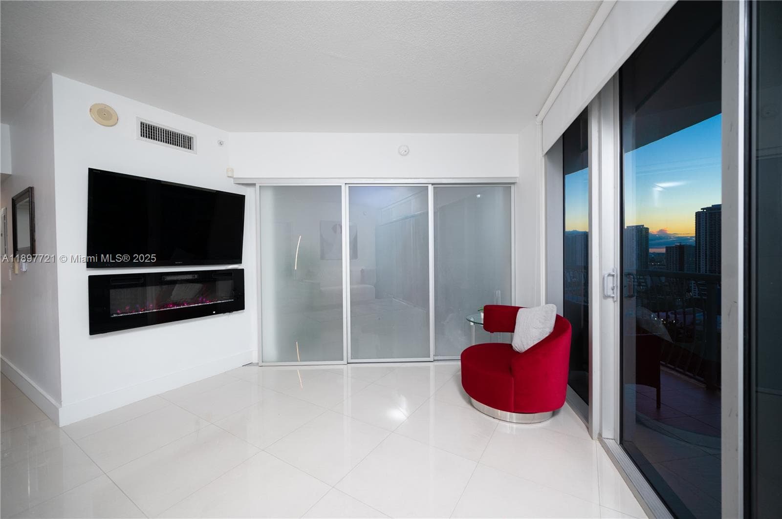 1750 N Bayshore Dr # 2615, Miami FL 33132 — 19
