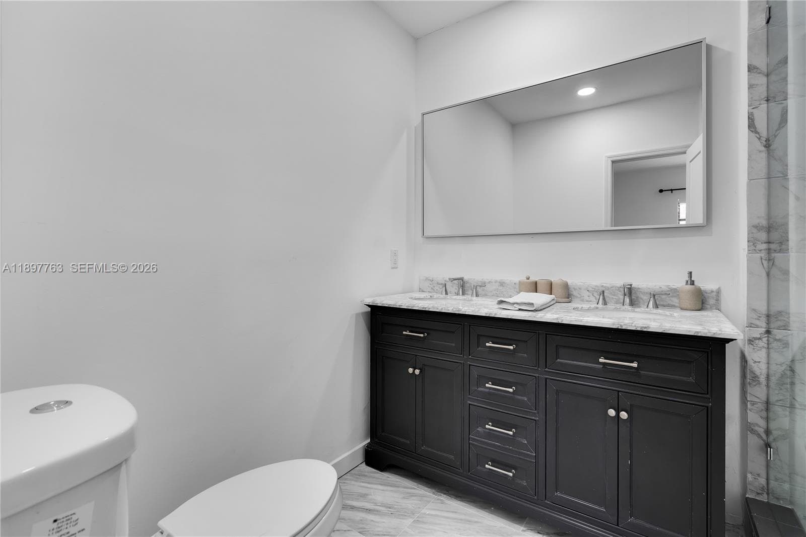 1510 Normandy Dr, Miami Beach FL 33141 — 32