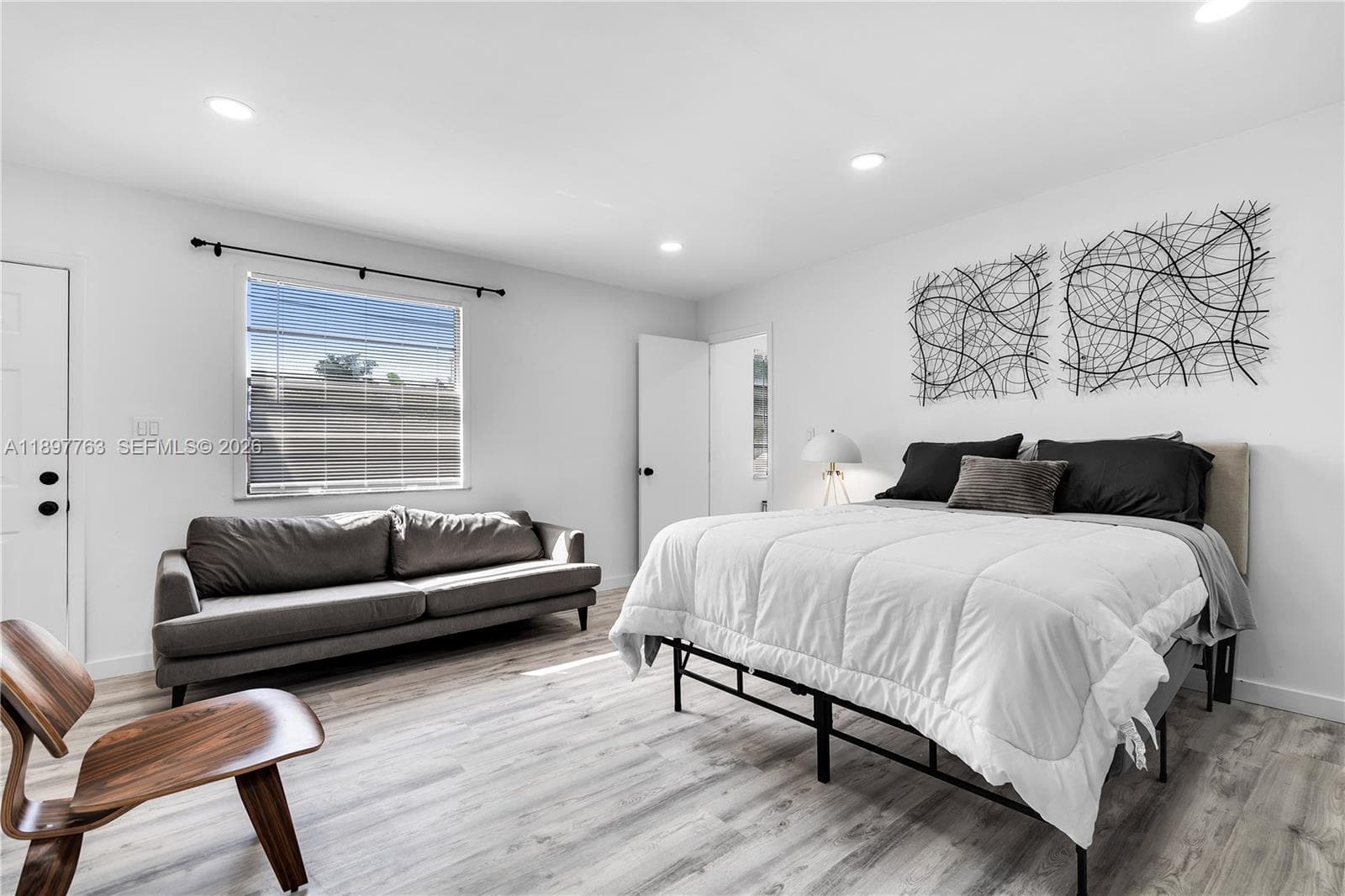 1510 Normandy Dr, Miami Beach FL 33141 — 21