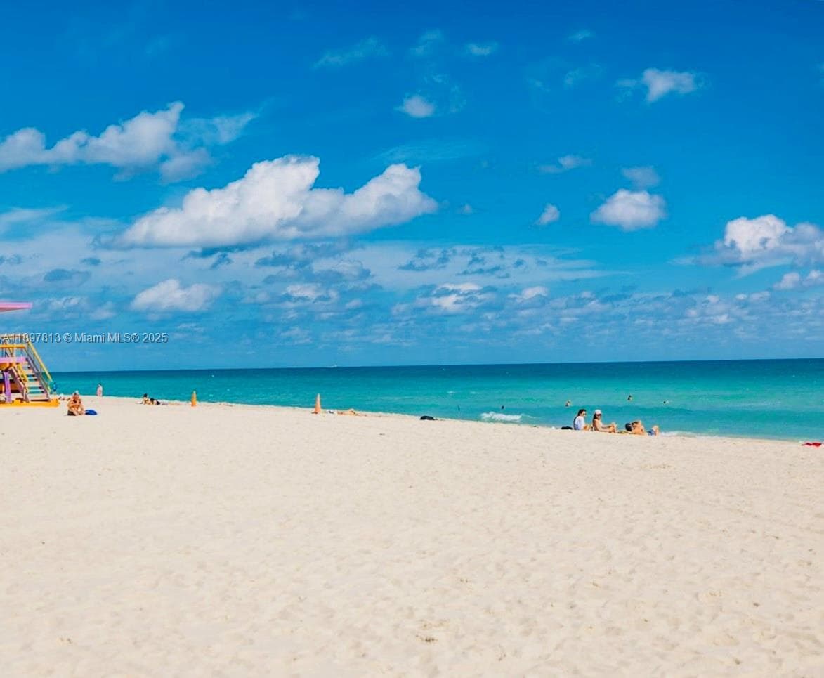 6423 Collins Ave # 310, Miami Beach FL 33141 — 2