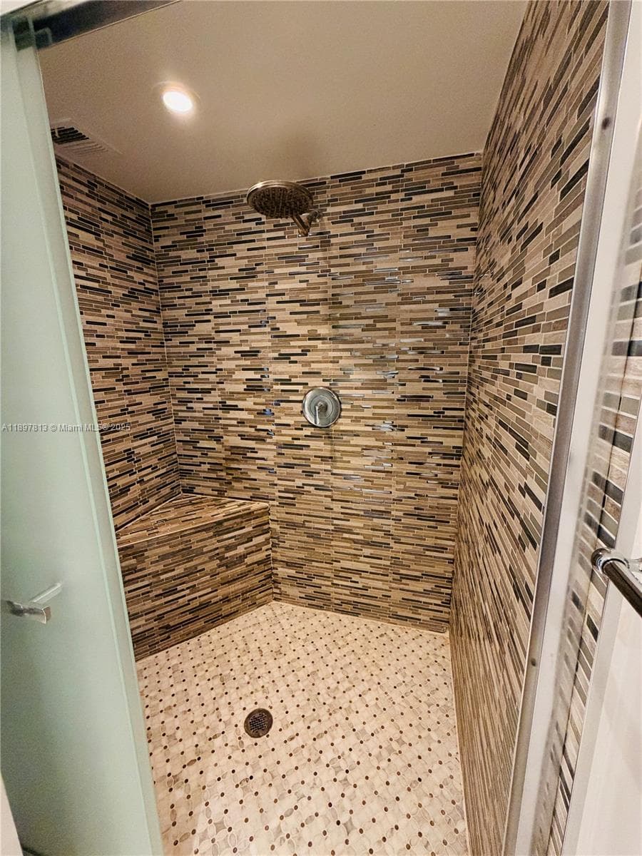 6423 Collins Ave # 310, Miami Beach FL 33141 — 13