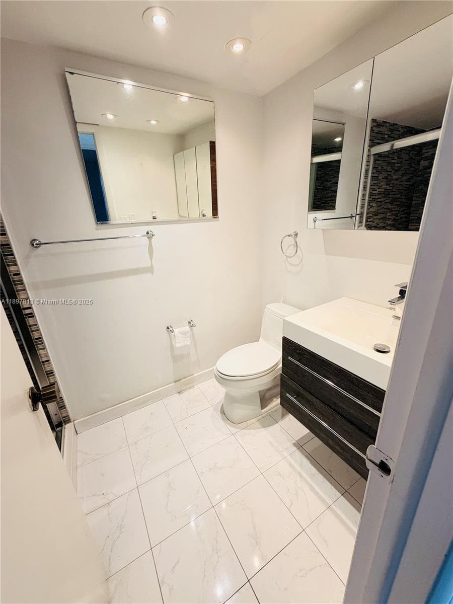 6423 Collins Ave # 310, Miami Beach FL 33141 — 12