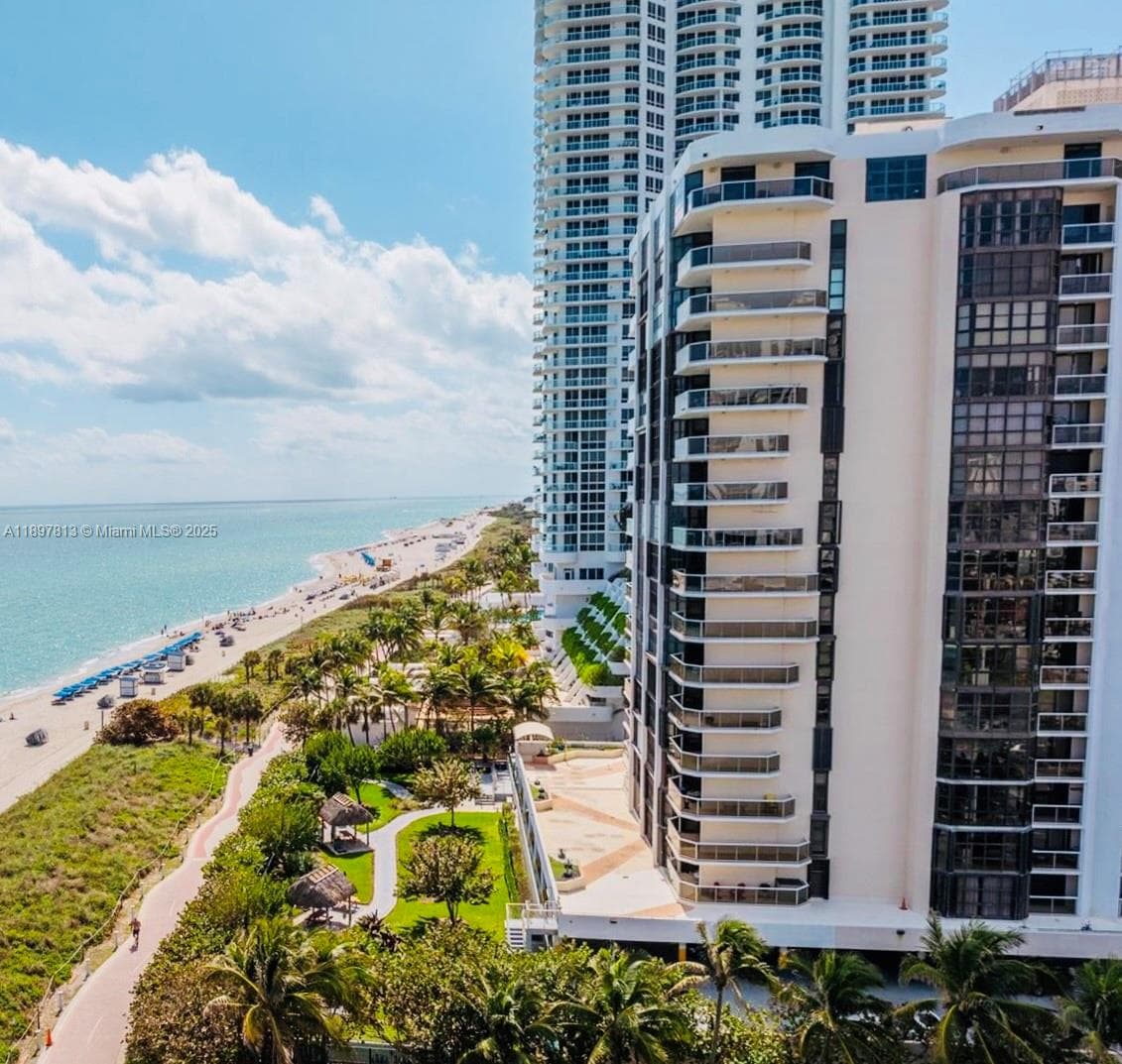 6423 Collins Ave # 310, Miami Beach FL 33141 — 1