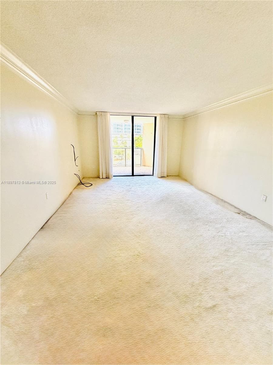 6423 Collins Ave # 310, Miami Beach FL 33141 — 14
