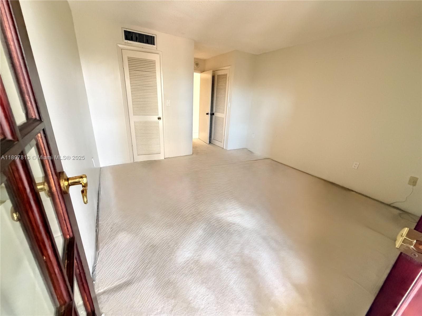6423 Collins Ave # 310, Miami Beach FL 33141 — 11
