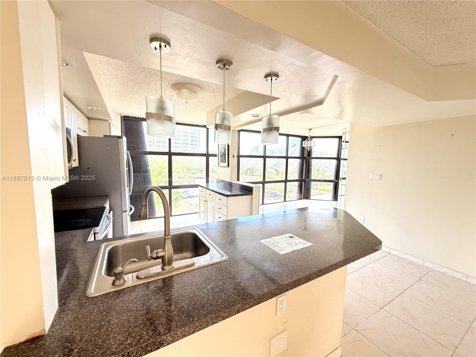 6423 Collins Ave # 310, Miami Beach FL 33141 — 8