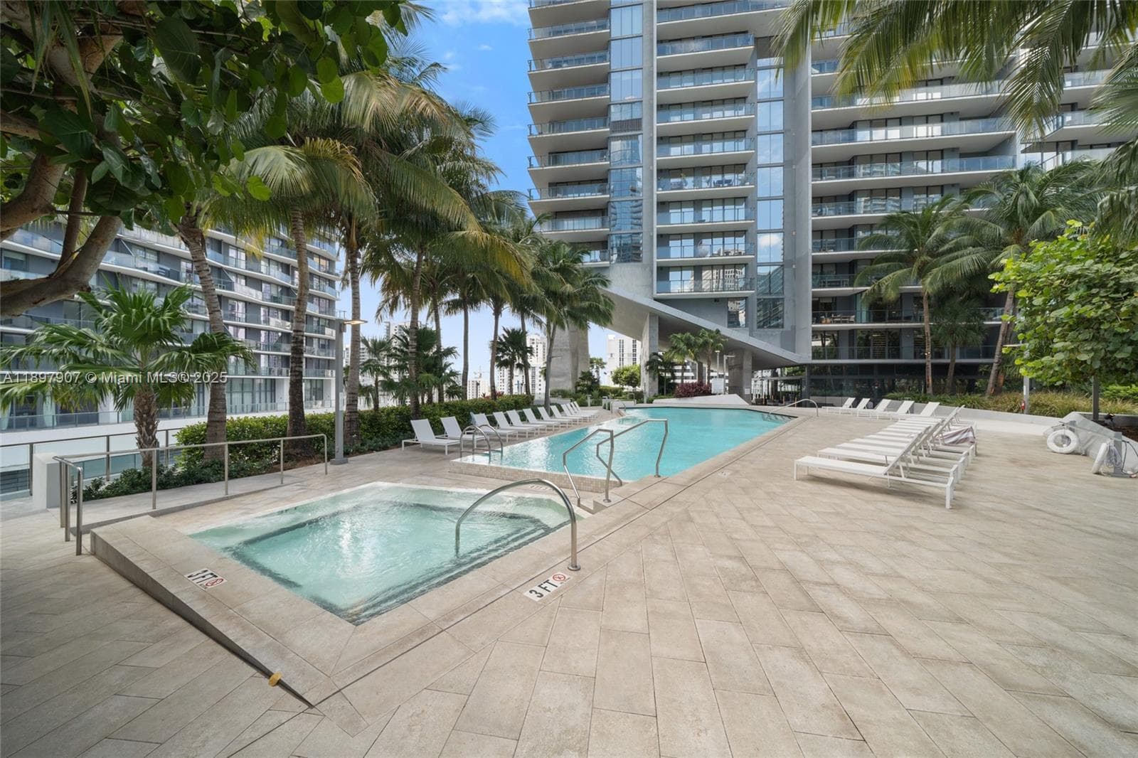 88 SW 7th St # 3910, Miami FL 33130 — 30