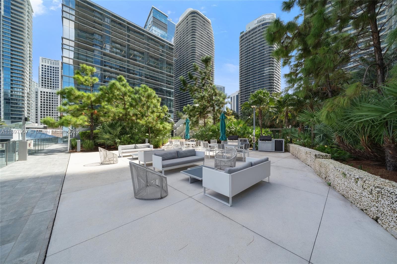 88 SW 7th St # 3910, Miami FL 33130 — 34
