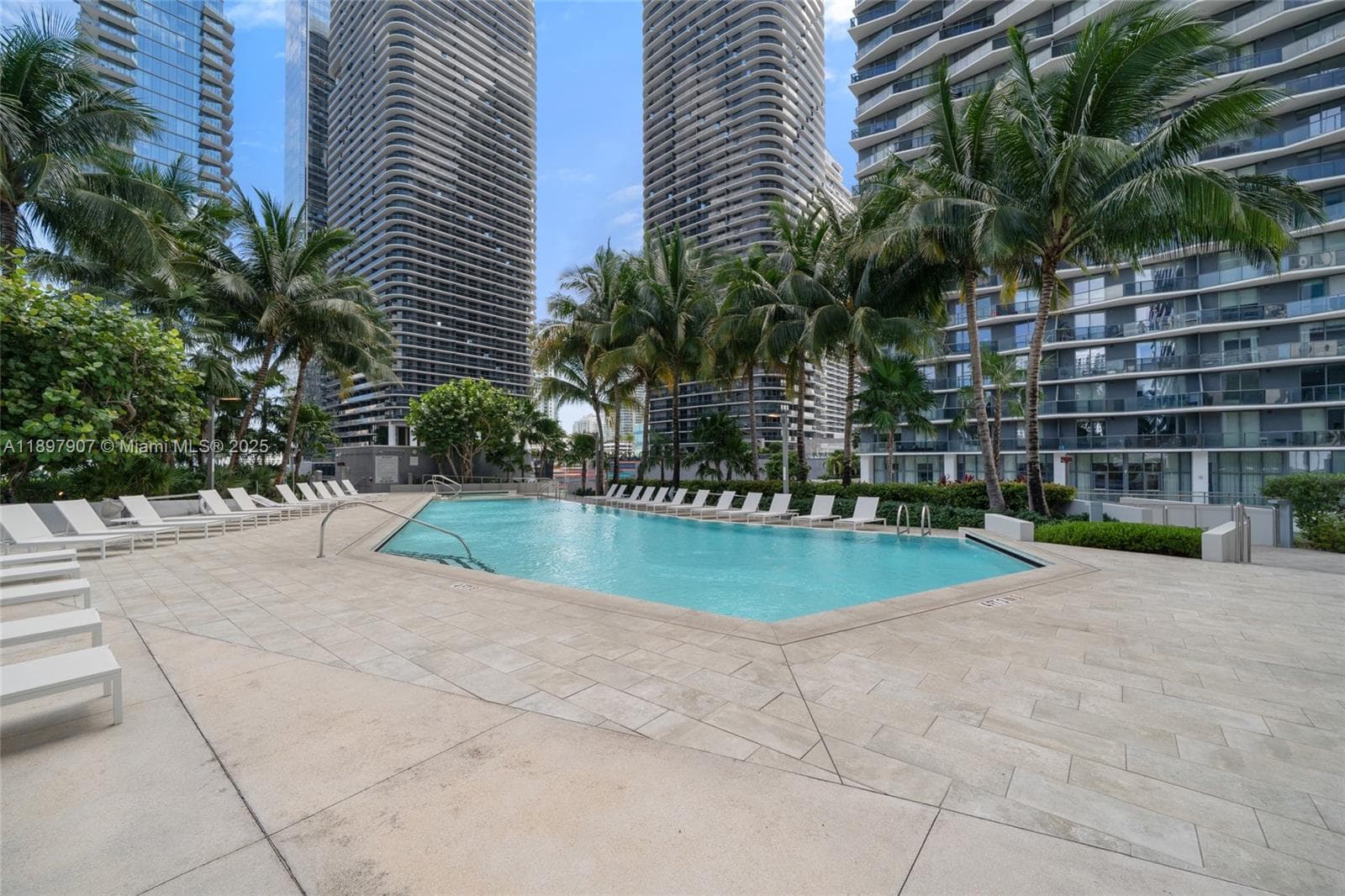 88 SW 7th St # 3910, Miami FL 33130 — 31