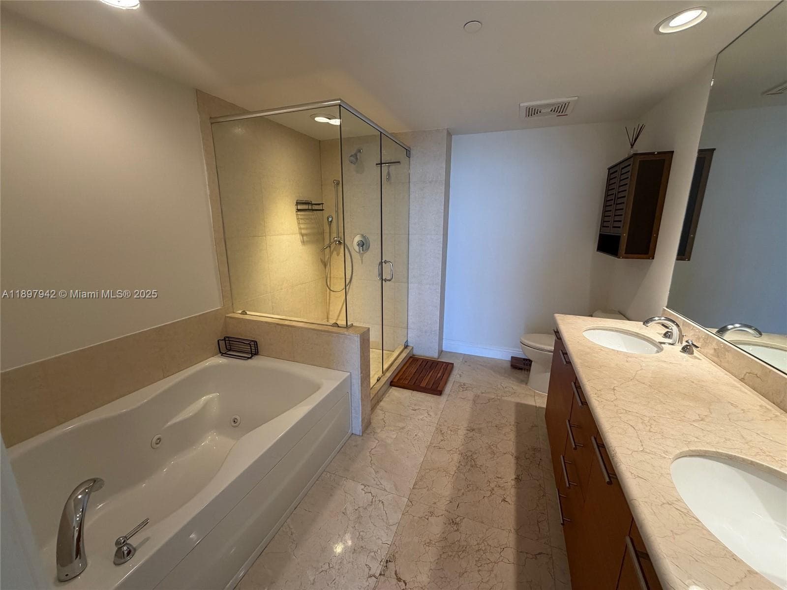 50 Biscayne Blvd # 5211, Miami FL 33132 — 16