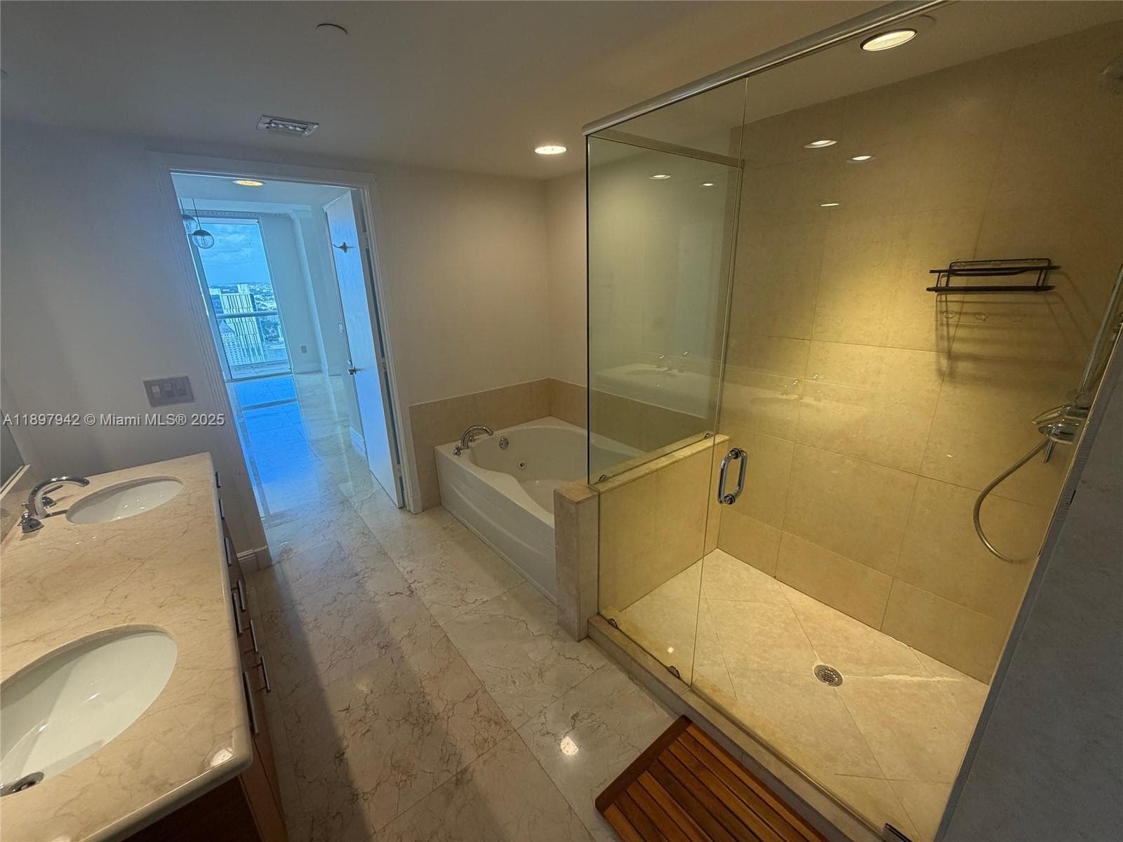 50 Biscayne Blvd # 5211, Miami FL 33132 — 15