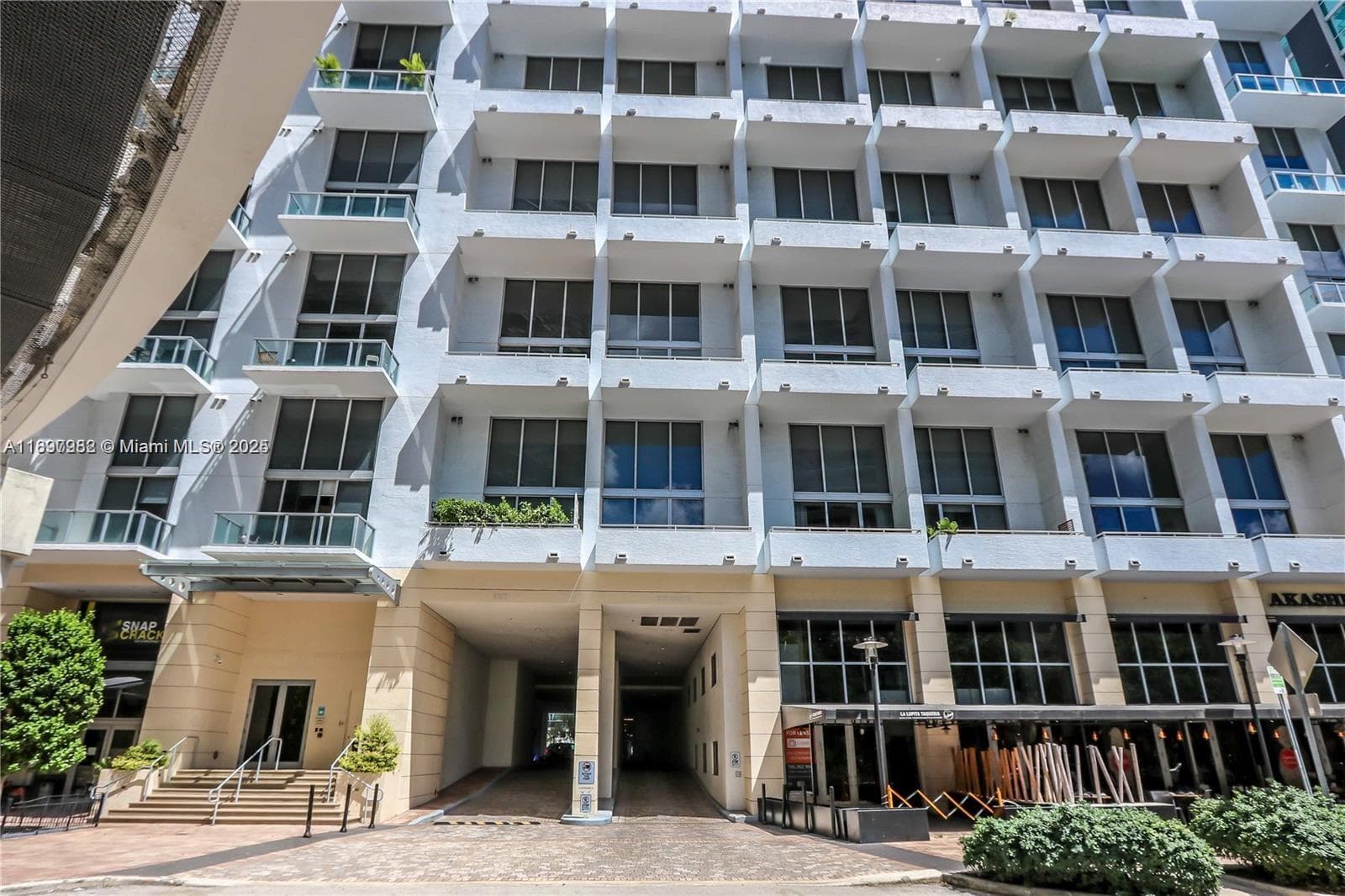 1050 Brickell Ave # 414, Miami FL 33131 — 29