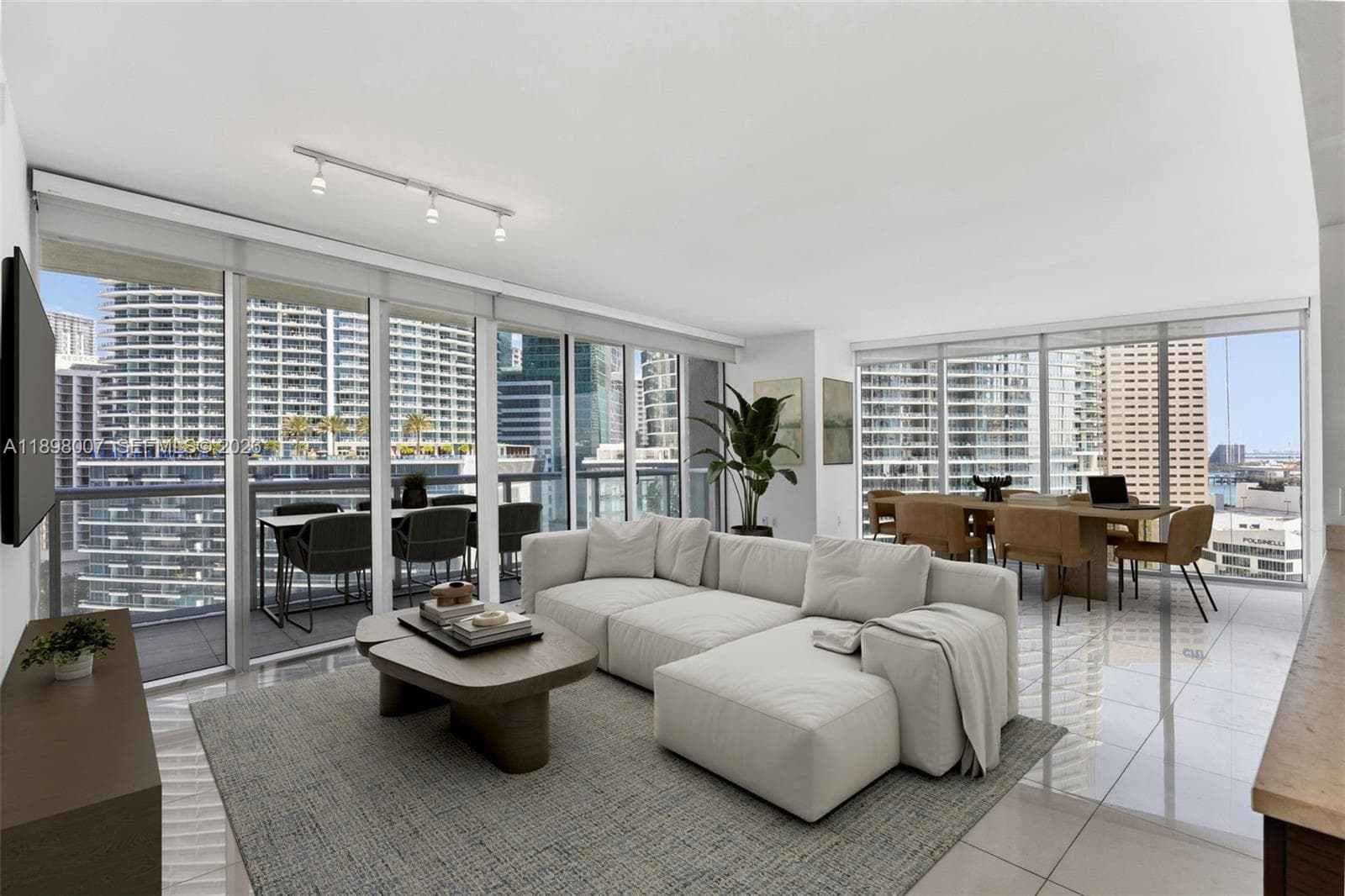 465 Brickell Ave # 1602, Miami FL 33131 — 2