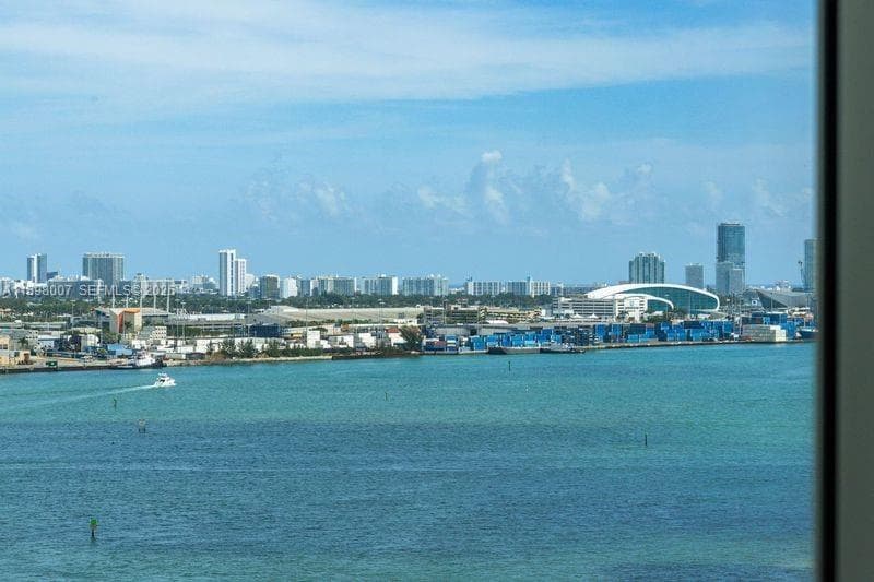 465 Brickell Ave # 1602, Miami FL 33131 — 11
