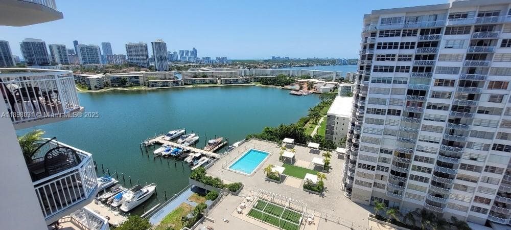18071 Biscayne Blvd # 1801, Aventura FL 33160 — 2