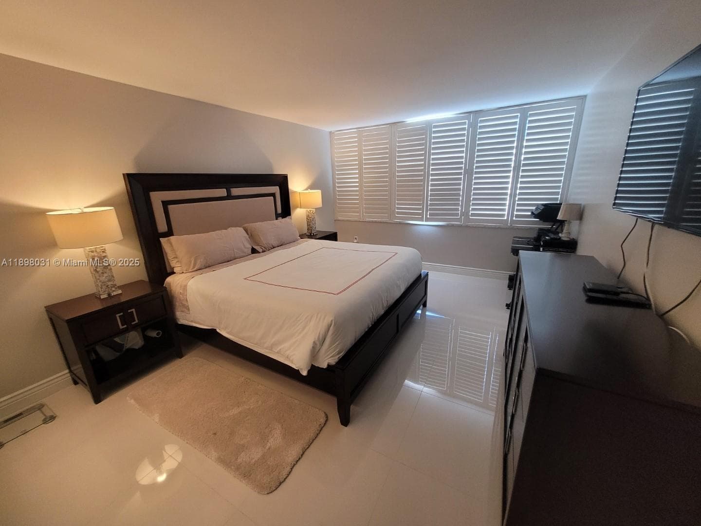 18071 Biscayne Blvd # 1801, Aventura FL 33160 — 5