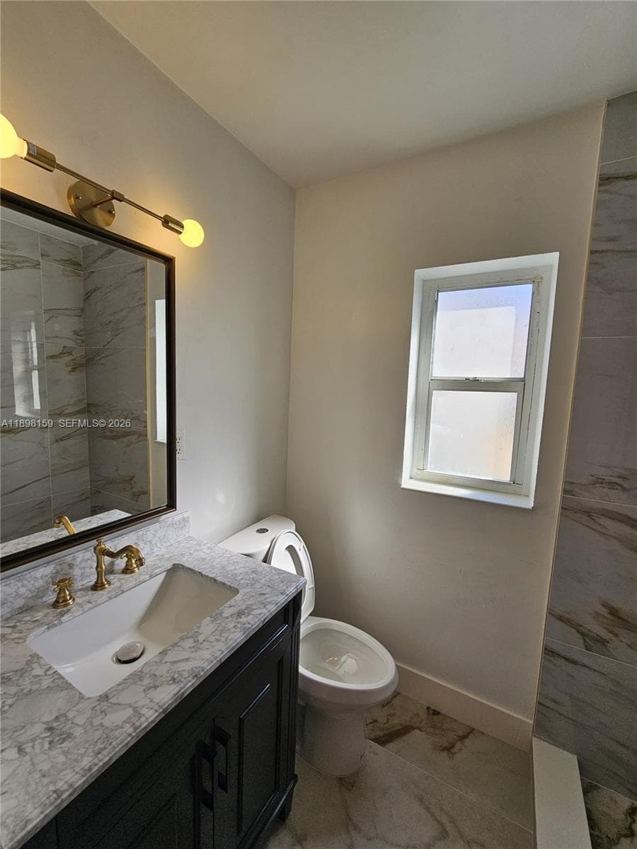 1915 Normandy Dr, Miami Beach FL 33141 — 17