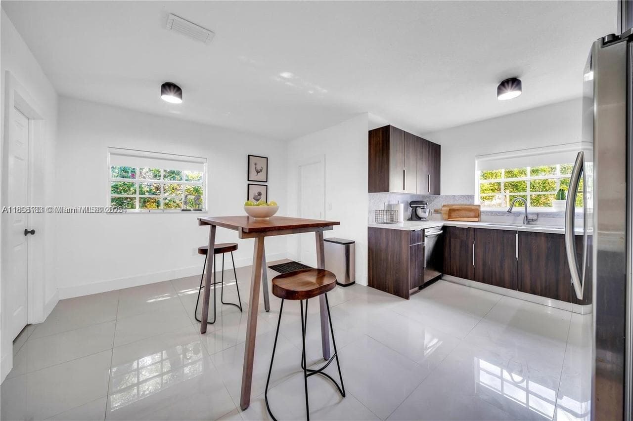 555 NE 127th St, North Miami FL 33161 — 12