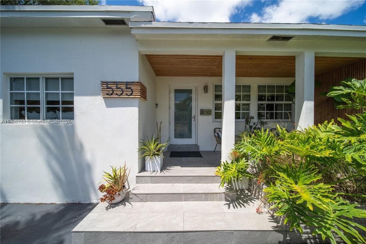555 NE 127th St, North Miami FL 33161 — 5