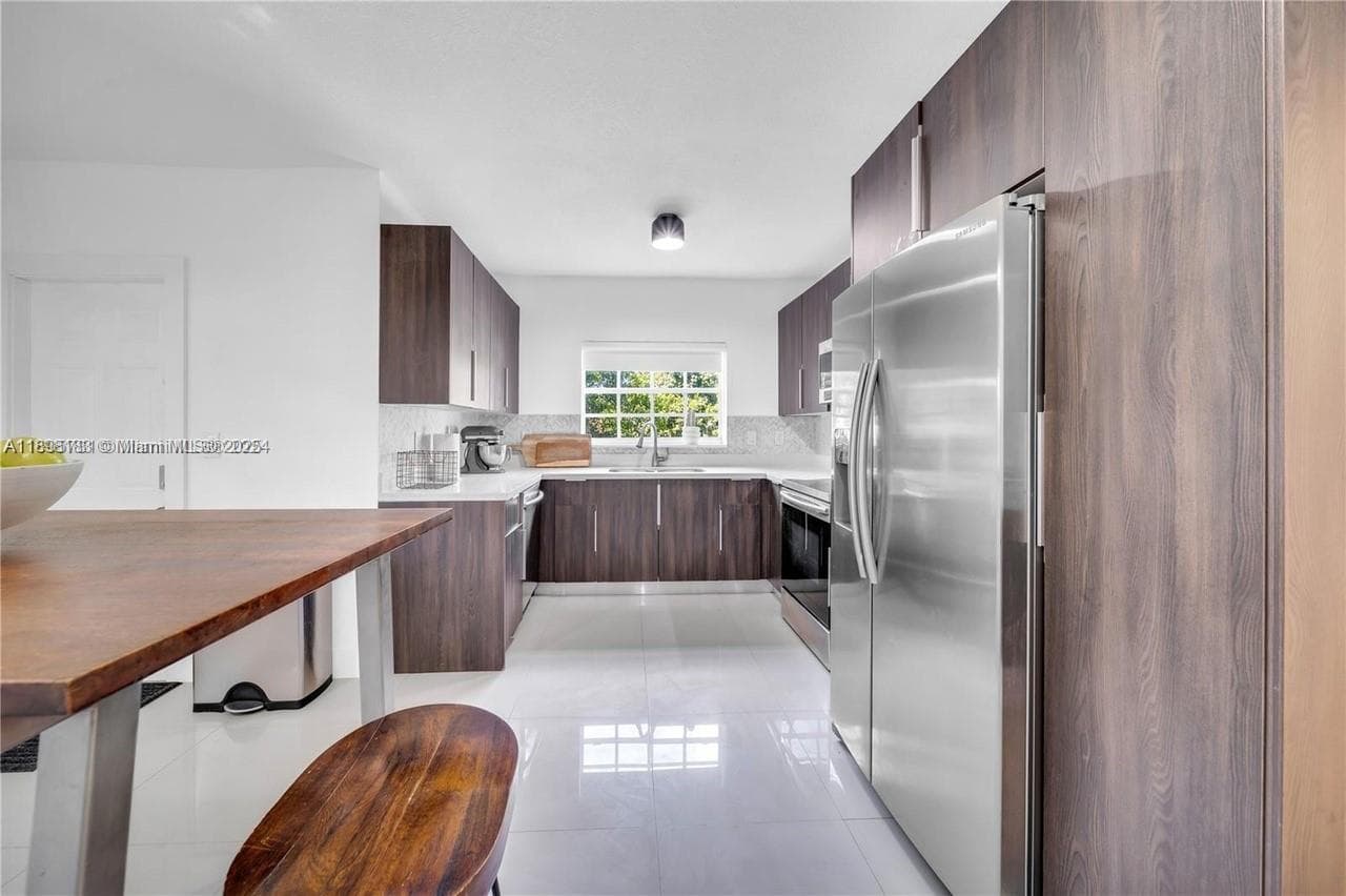 555 NE 127th St, North Miami FL 33161 — 14