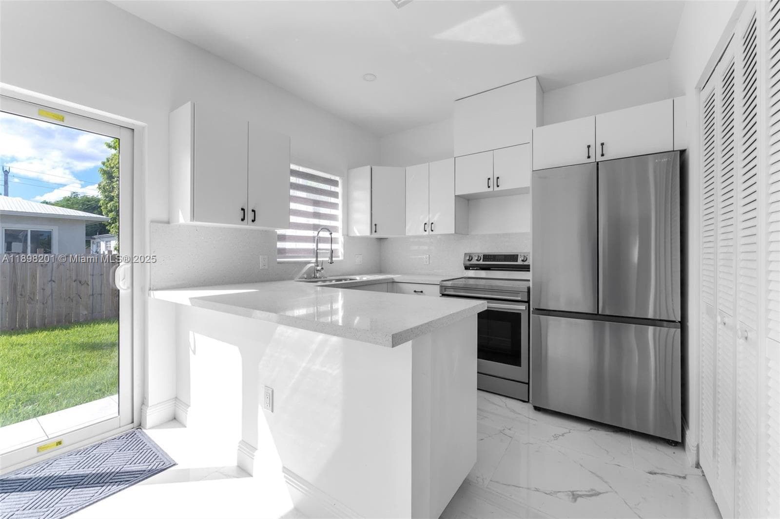 3840 SW 91st Ave, Miami FL 33165 — 11