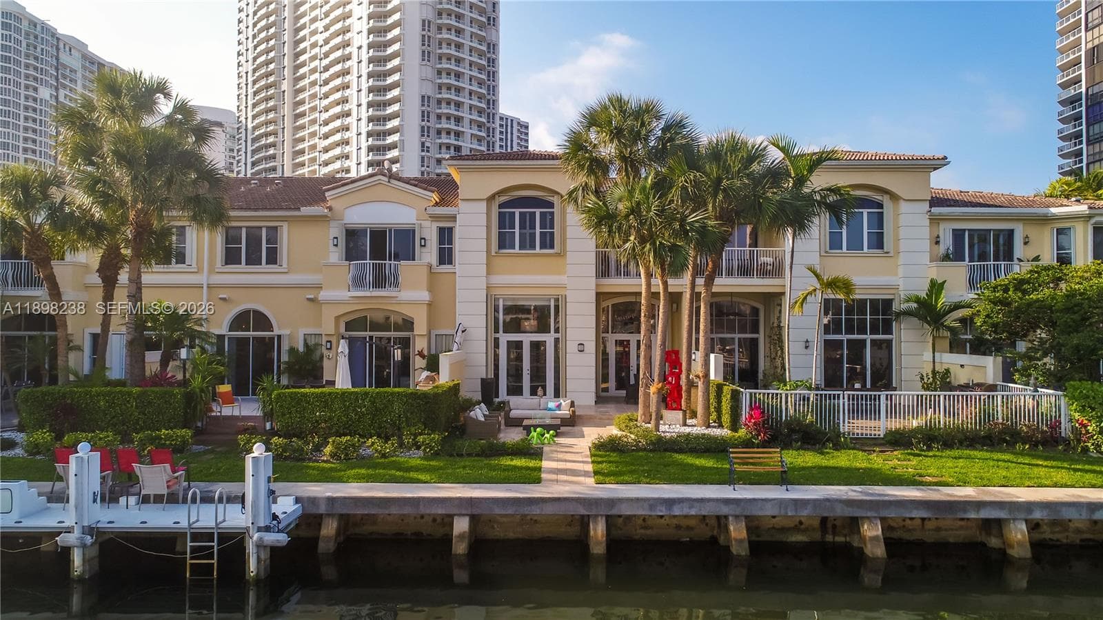 3705 NE 214  St # 13, Aventura FL 33180 — 1