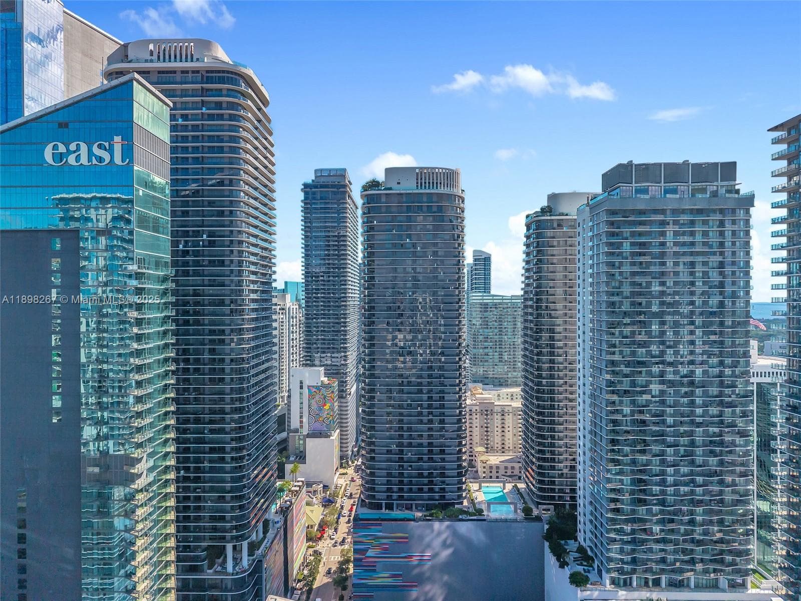55 SW 9th St # 1802, Miami FL 33130 — 32