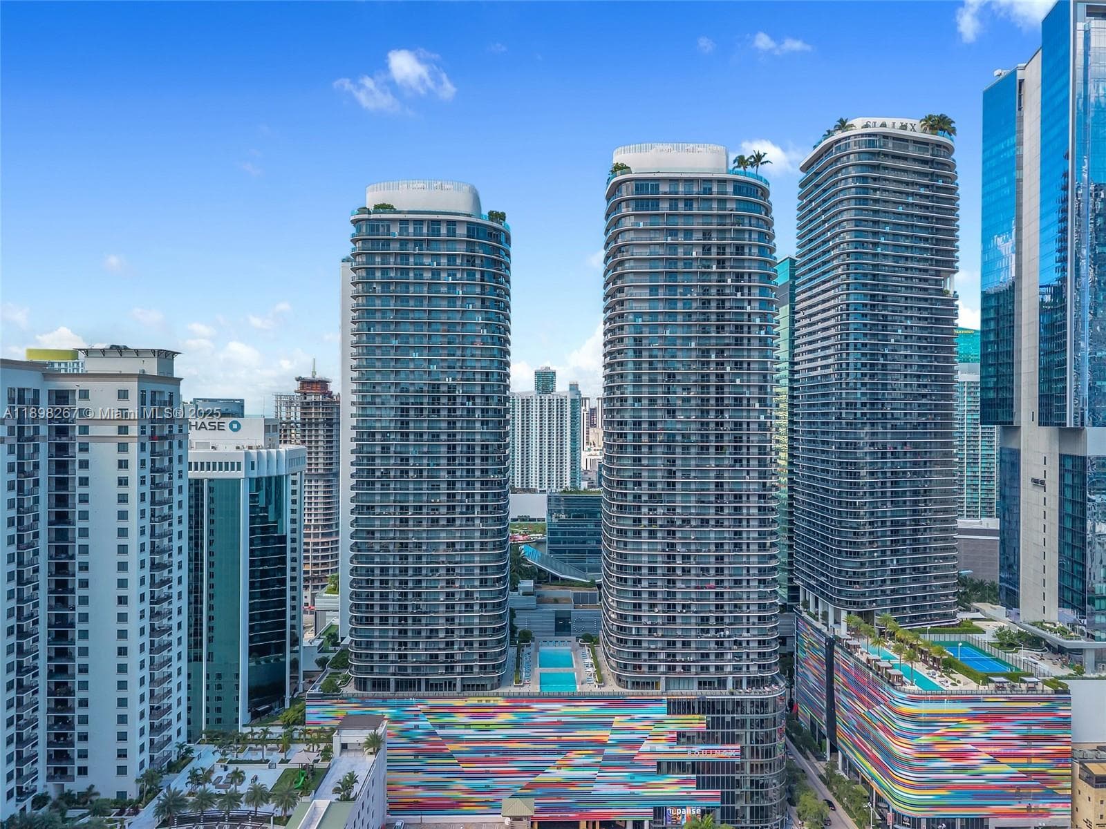 55 SW 9th St # 1802, Miami FL 33130 — 34