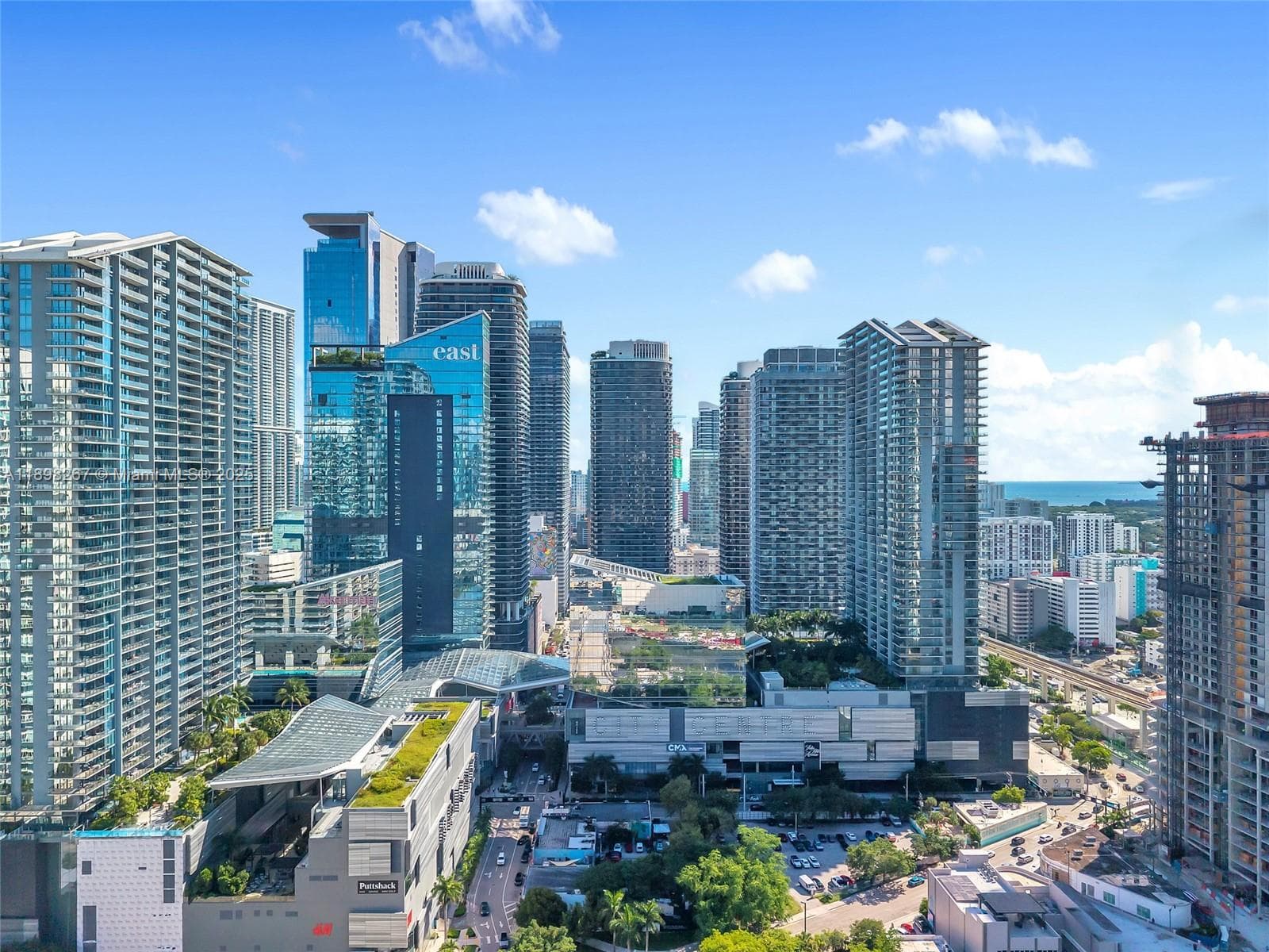 55 SW 9th St # 1802, Miami FL 33130 — 33