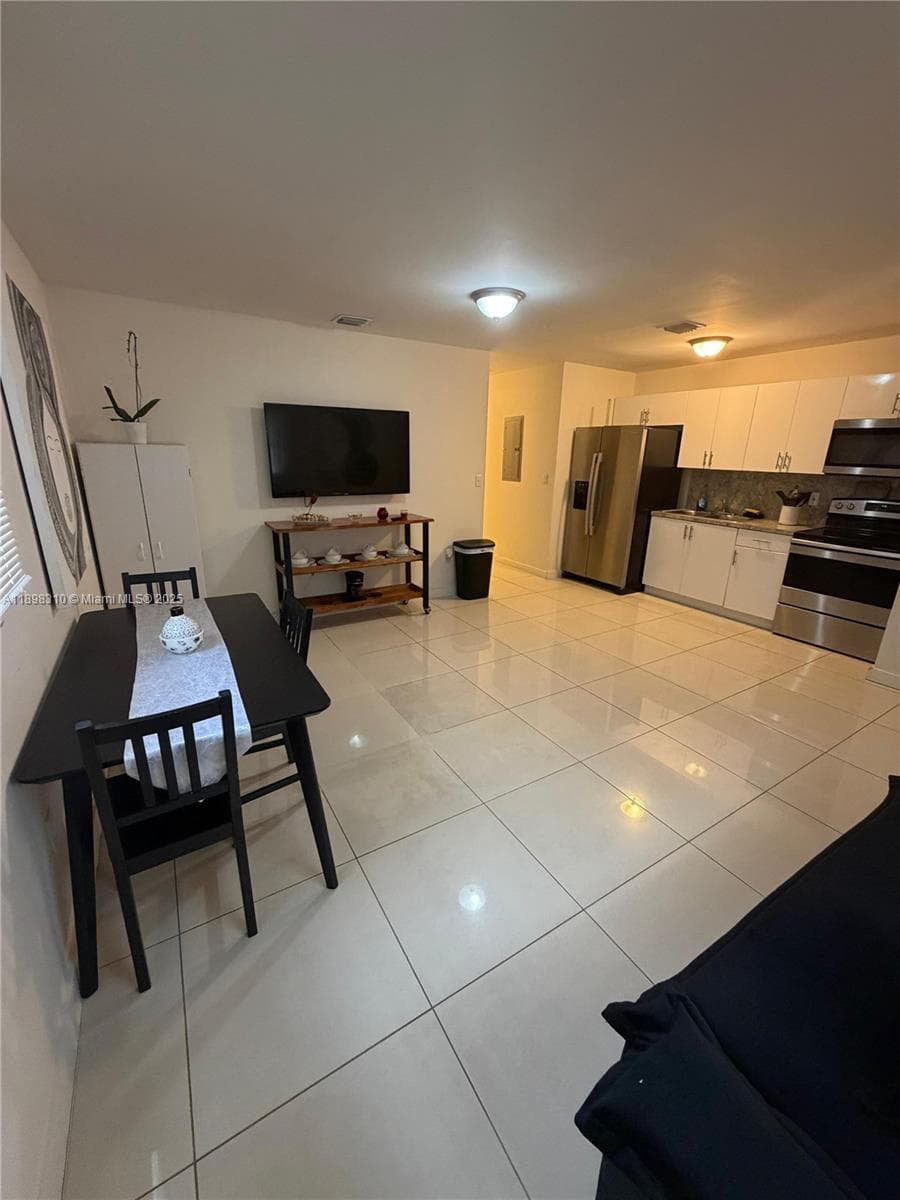 1132 NW 38th St # 1132, Miami FL 33127 — 3