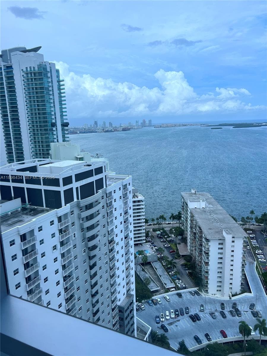 1435 Brickell Ave # 3307, Miami FL 33131 — 52