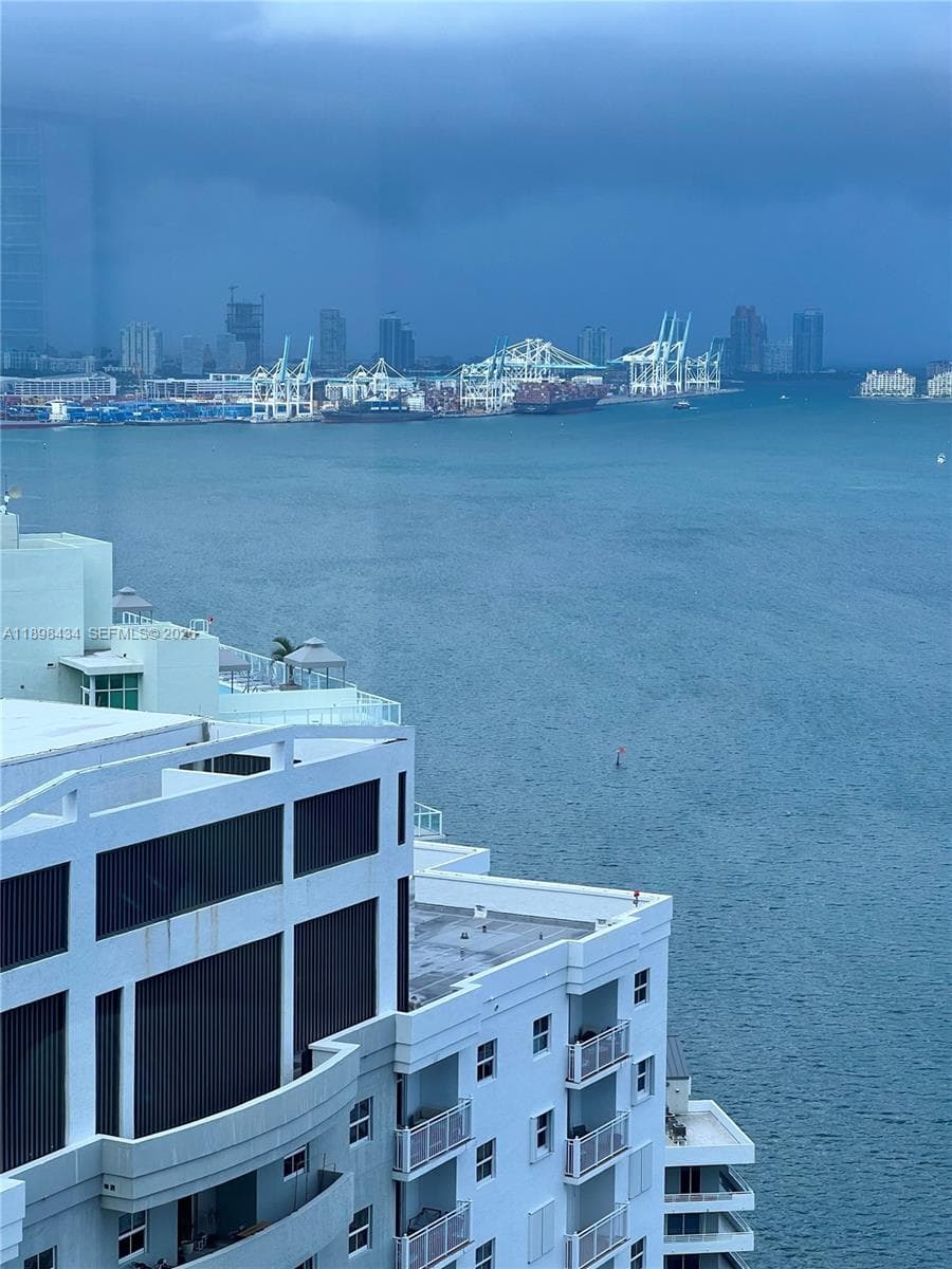 1435 Brickell Ave # 3307, Miami FL 33131 — 71