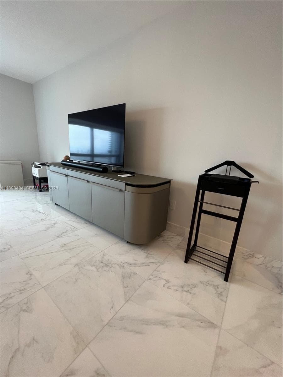 1435 Brickell Ave # 3307, Miami FL 33131 — 20