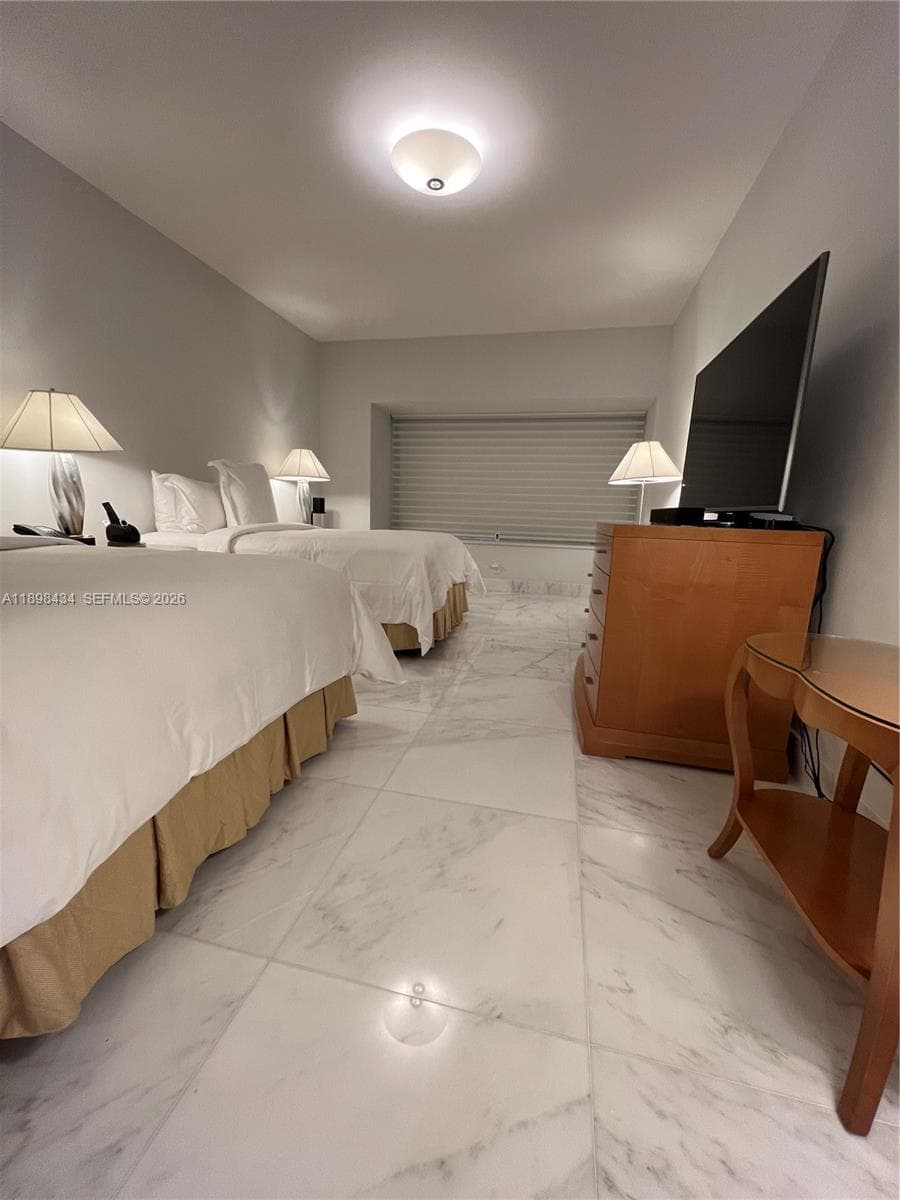 1435 Brickell Ave # 3307, Miami FL 33131 — 33