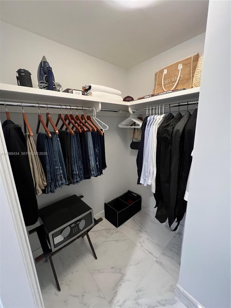 1435 Brickell Ave # 3307, Miami FL 33131 — 29
