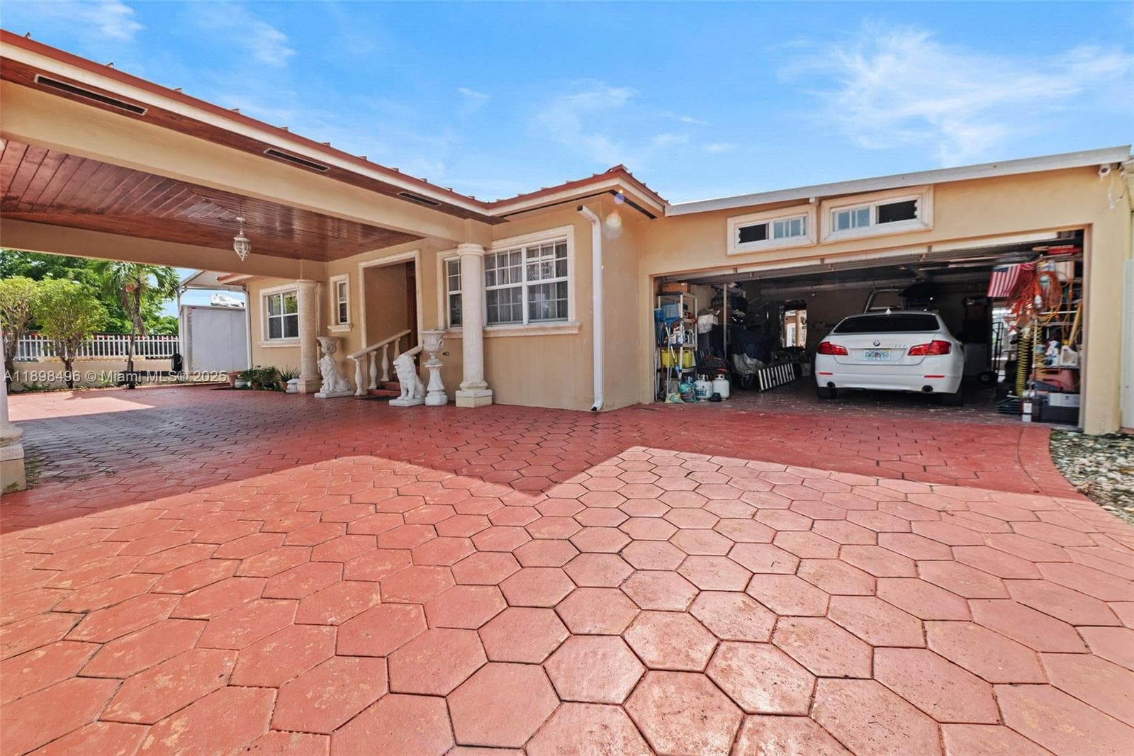 100 E 37th St, Hialeah FL 33013 — 3