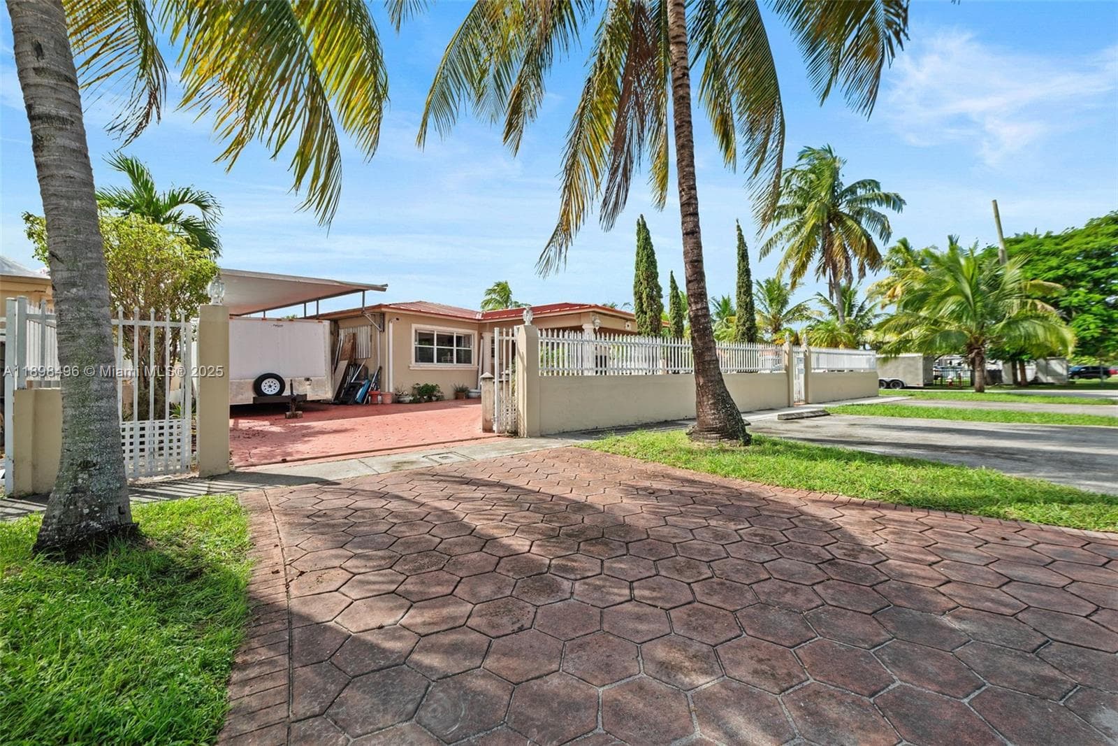 100 E 37th St, Hialeah FL 33013 — 1