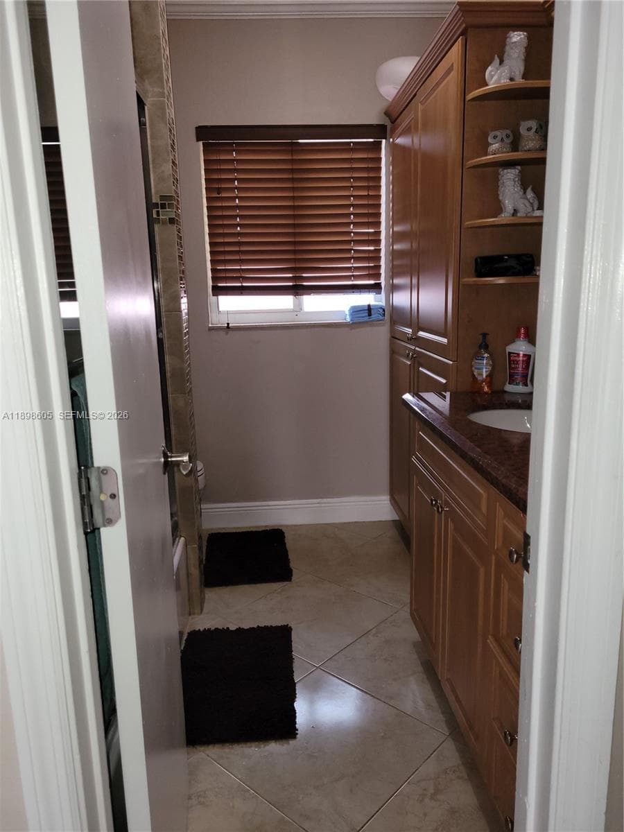 Twin Lakes Manor Sub, South Miami, FL — 14