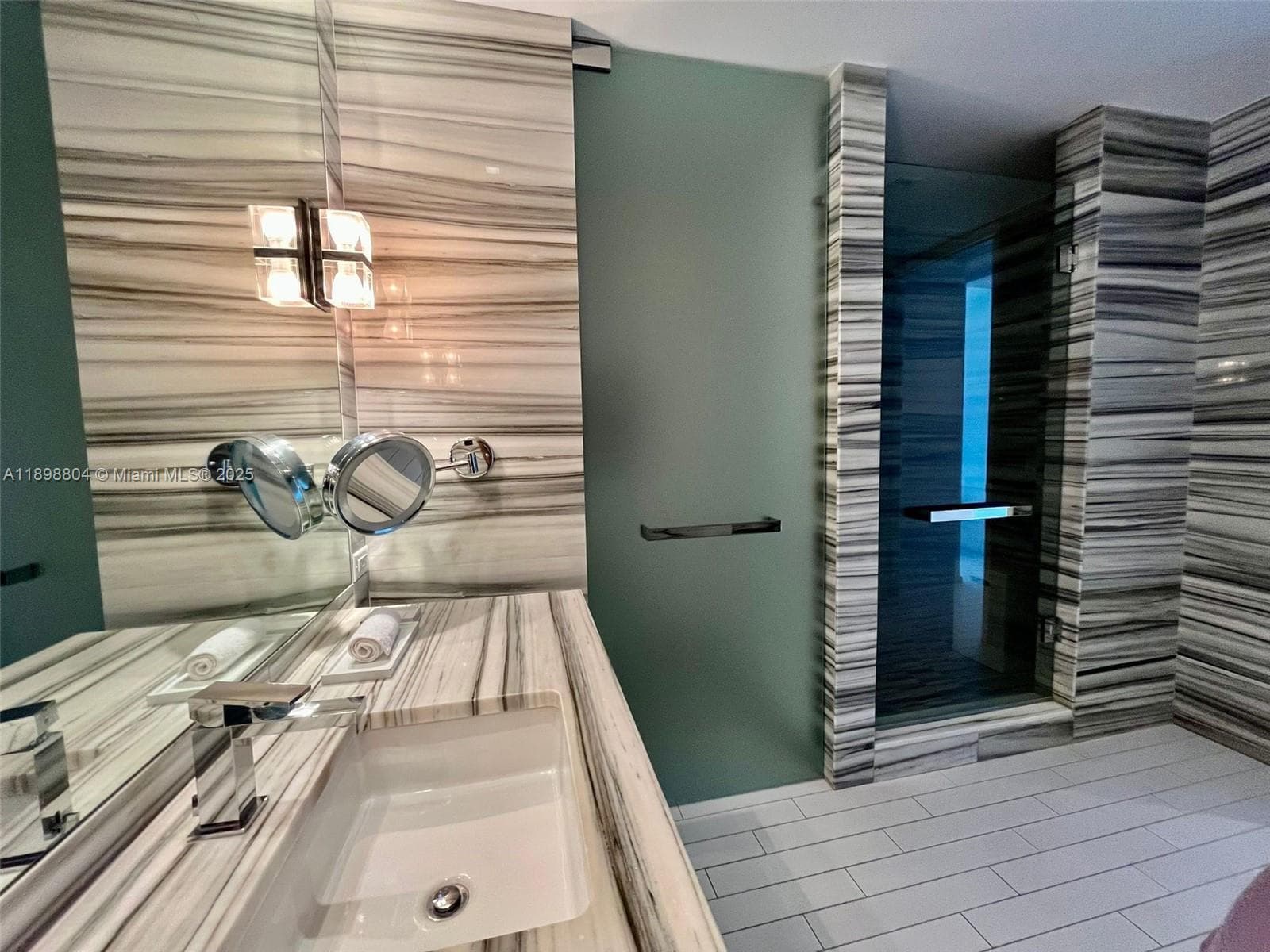 2201 Collins Ave # 626, Miami Beach FL 33139 — 4