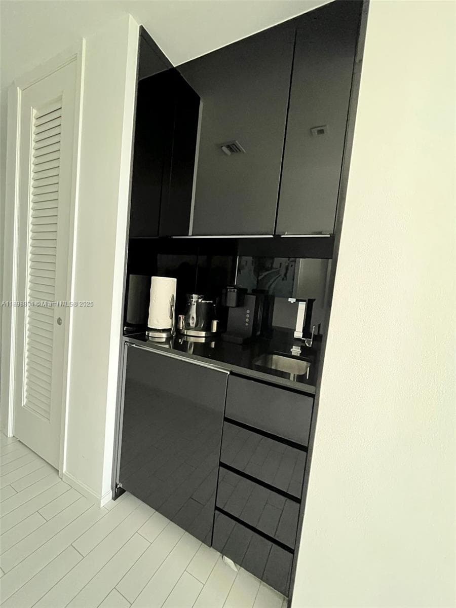 2201 Collins Ave # 626, Miami Beach FL 33139 — 8
