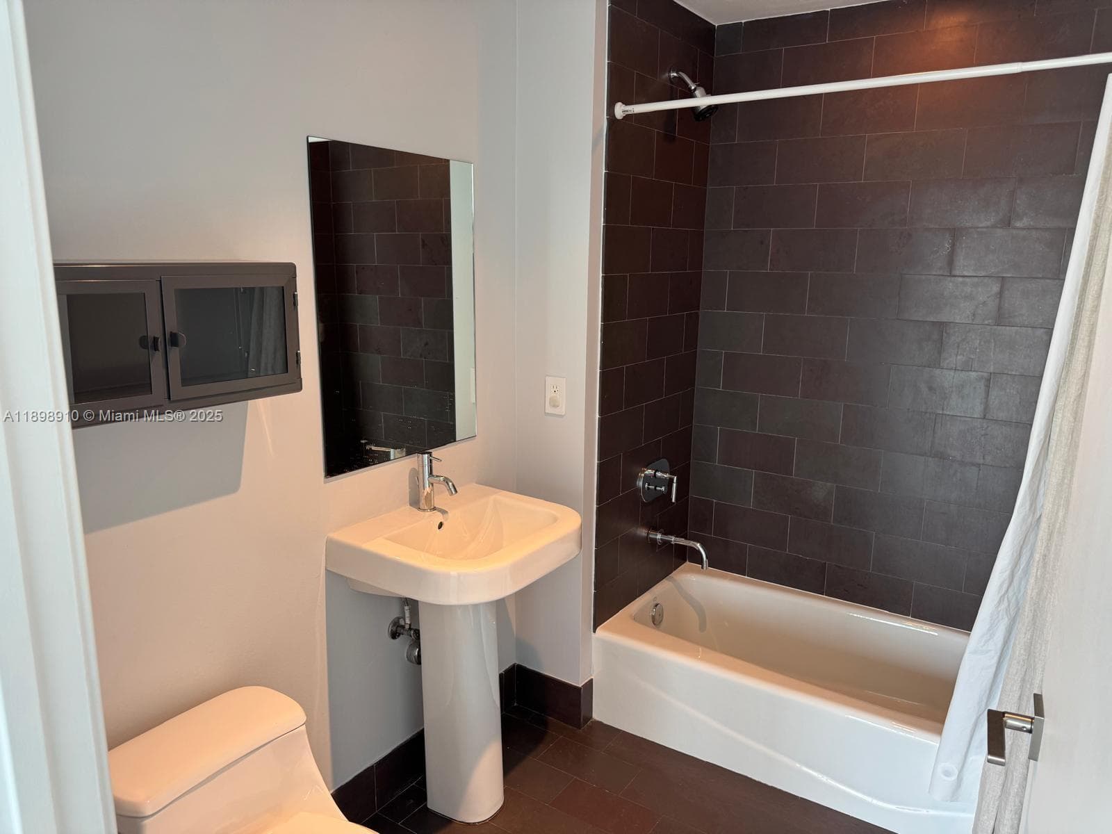 1040 Biscayne Blvd # 1106, Miami FL 33132 — 23